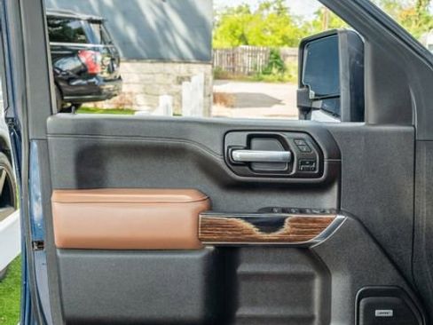 Used 2022 Chevrolet Silverado 3500 High Country image 17