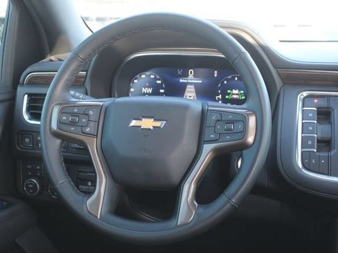 Used 2024 Chevrolet Tahoe High Country AWD/4WD image 24