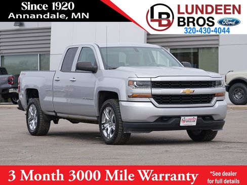 Used 2017 Chevrolet Silverado 1500 Custom image 1