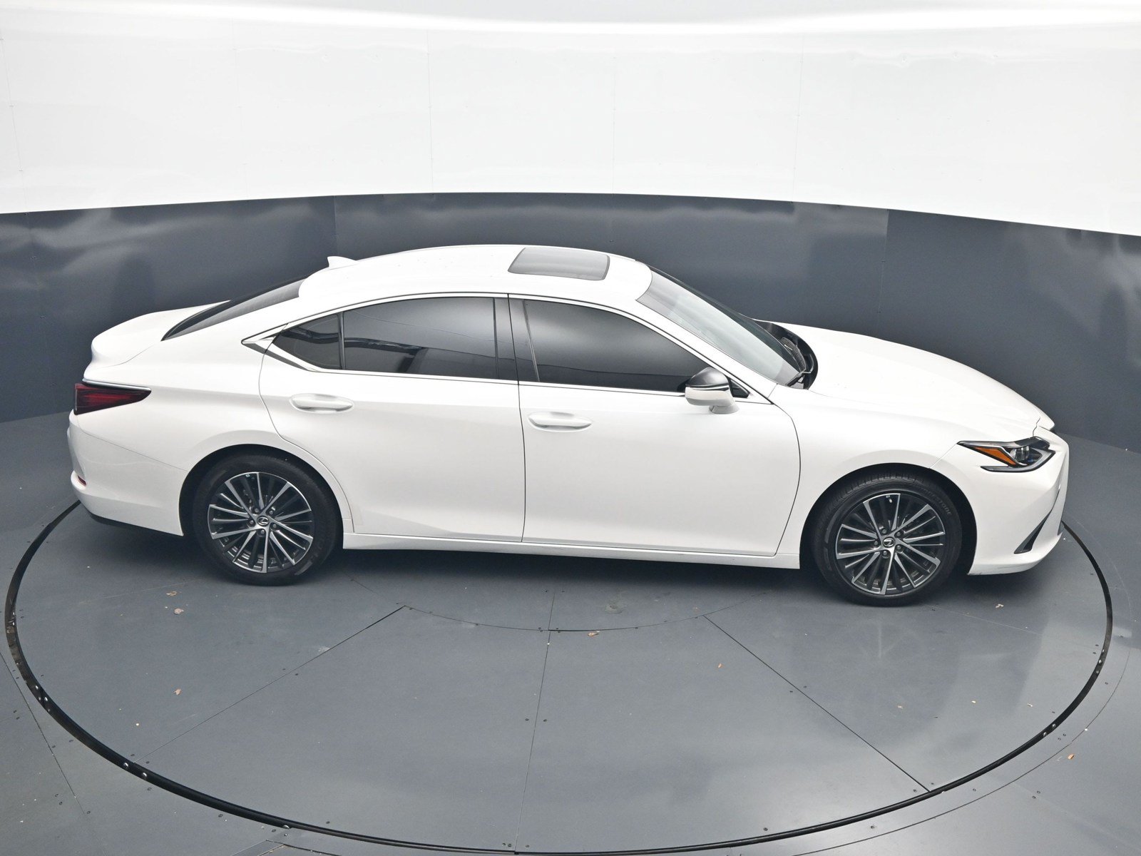 Used 2025 Lexus ES 350 w/ Premium Package FWD image 34