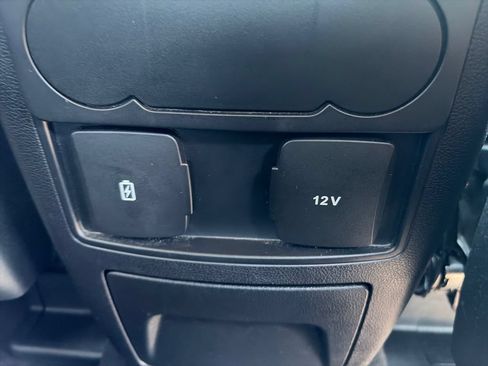 Used 2023 Ford Explorer XLT w/ Equipment Group 202A AWD/4WD image 34