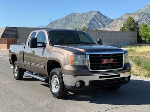 Used 2008 GMC Sierra 2500 SLE AWD/4WD image 1