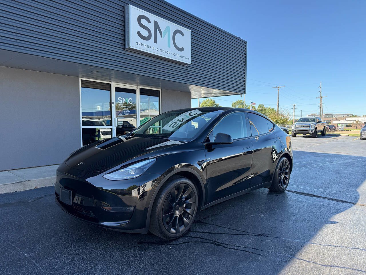 Used 2023 Tesla Model Y Long Range AWD/4WD image 1