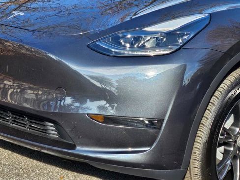 Used 2024 Tesla Model Y Long Range image 21