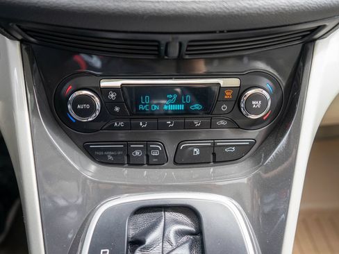 Used 2016 Ford C-MAX Energi SEL w/ Equipment Group 302A FWD image 23