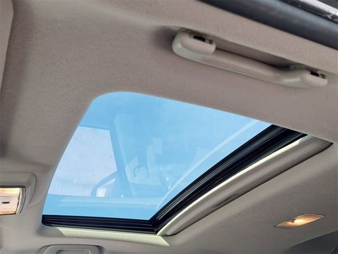 Used 2017 Toyota 4Runner 4WD image 13