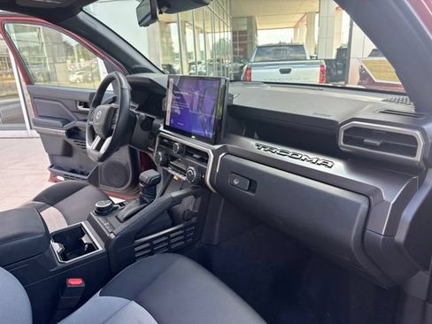 Used 2025 Toyota Tacoma TRD Off-Road w/ TRD Off Road Upgrade Package AWD/4WD image 30