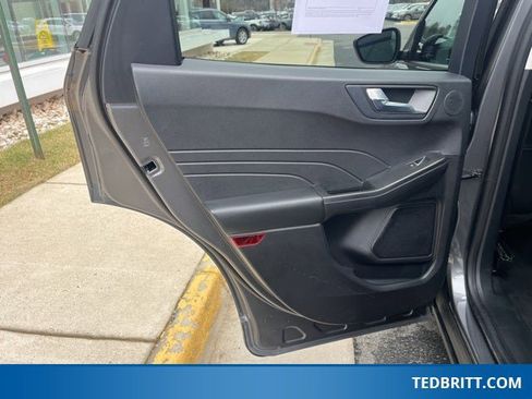 Used 2022 Ford Escape SEL w/ SEL Stealth AWD Package image 18