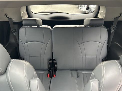 Used 2020 Buick Enclave Premium w/ Sun and Sites Package image 25