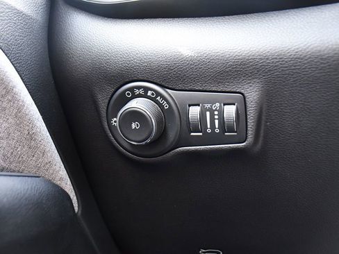 Used 2022 Jeep Compass Latitude AWD/4WD image 34