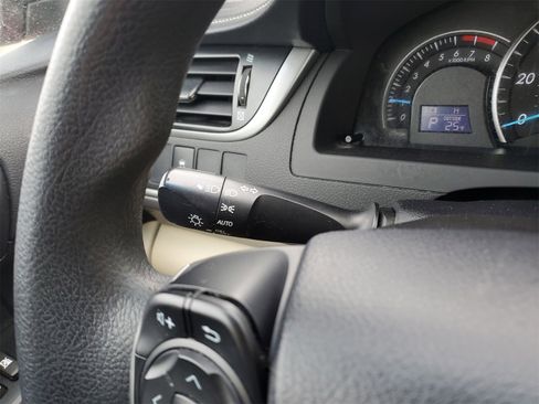 Used 2012 Toyota Camry LE image 24