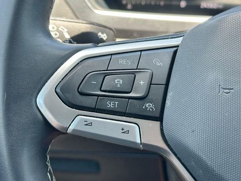Used 2023 Volkswagen Tiguan SE FWD image 17