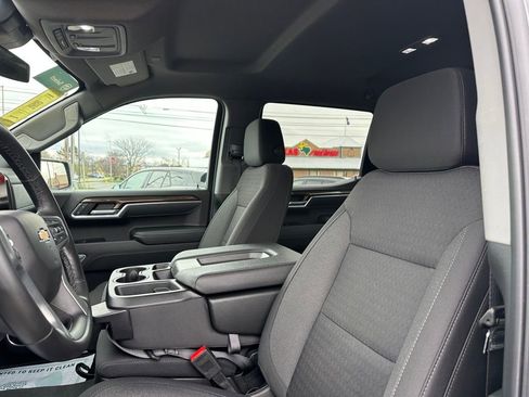 Used 2025 Chevrolet Silverado 1500 LT AWD/4WD image 23