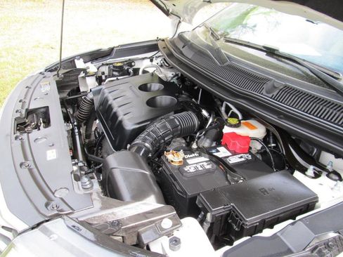 Used 2017 Ford Explorer XLT w/ Equipment Group 202A image 46