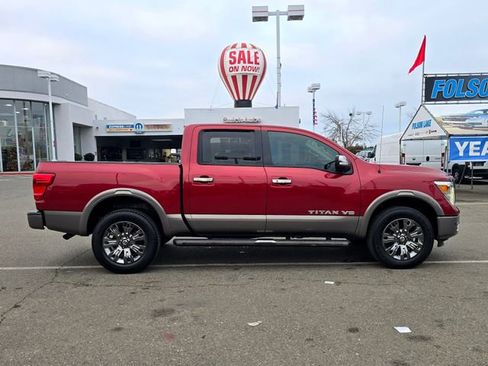 Used 2019 Nissan Titan Platinum Reserve image 7