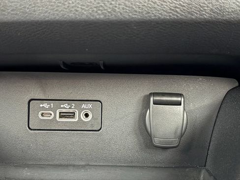 Used 2025 Nissan Altima 2.5 SV FWD image 19