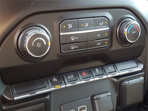 Used 2021 Chevrolet Silverado 1500 Custom image 19