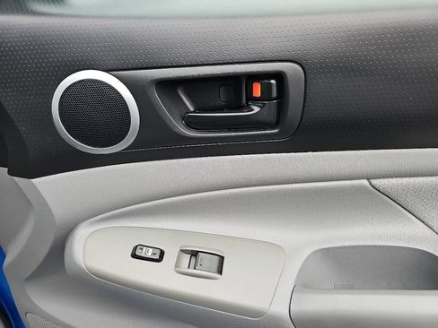 Used 2011 Toyota Tacoma 4x4 Access Cab V6 w/ SR5 Pkg #2 image 12