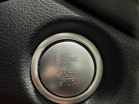 Used 2019 Mercedes-Benz GLA 250 4MATIC image 17