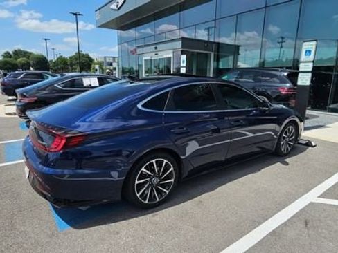 Used 2022 Hyundai Sonata Limited w/ Cargo Package FWD image 4