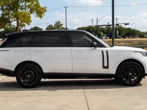 Used 2024 Land Rover Range Rover Long Wheelbase SE AWD/4WD image 9