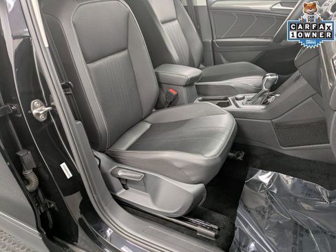 Used 2022 Volkswagen Tiguan SE w/ Panoramic Sunroof Package AWD/4WD image 30