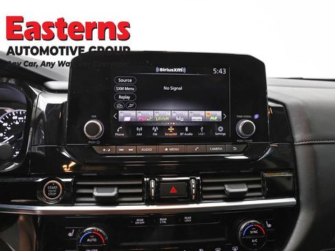 Used 2024 Nissan Pathfinder SV AWD/4WD image 12