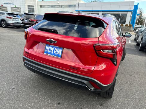 Certified 2026 Chevrolet Trax RS w/ Driver Confidence Package image 35