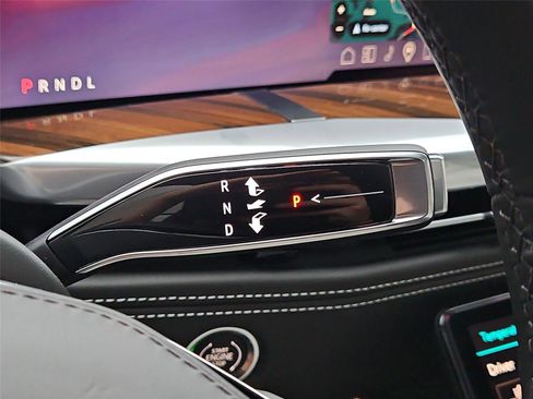 New 2026 Cadillac Escalade ESV Platinum Sport w/ LPO, ONYX Package AWD/4WD image 23