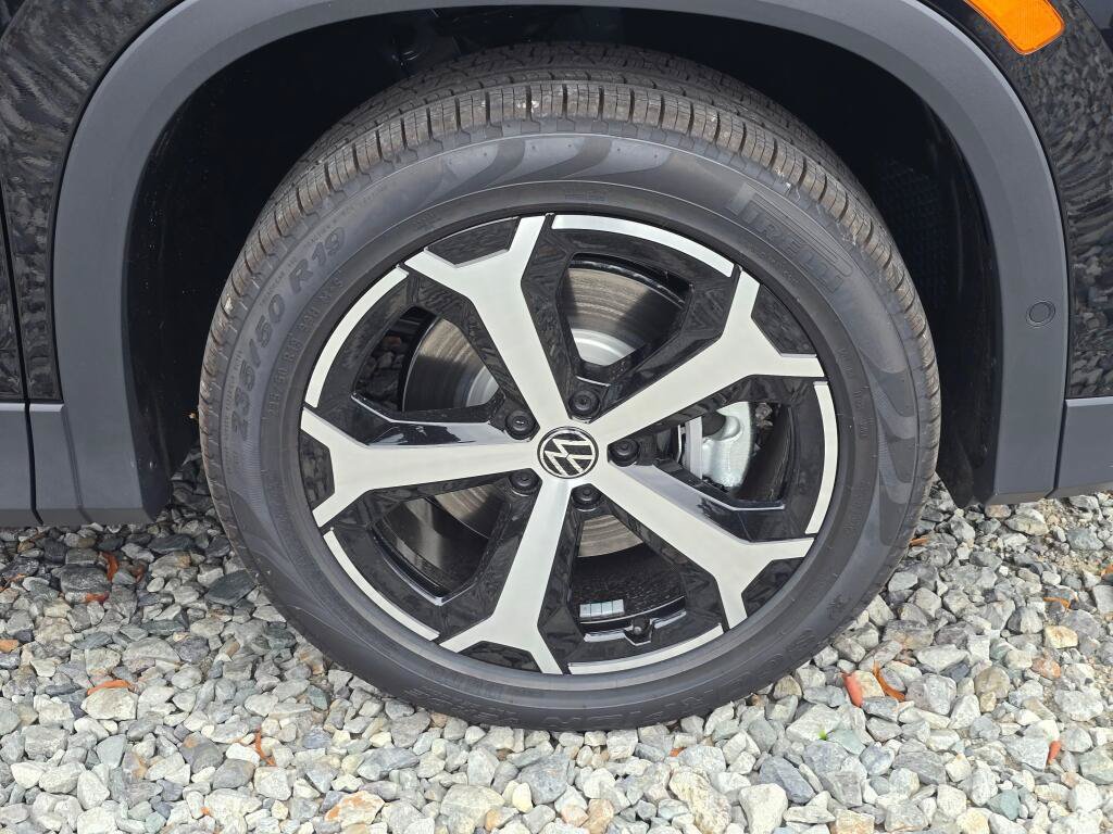 New 2026 Volkswagen Tiguan SE AWD/4WD image 9