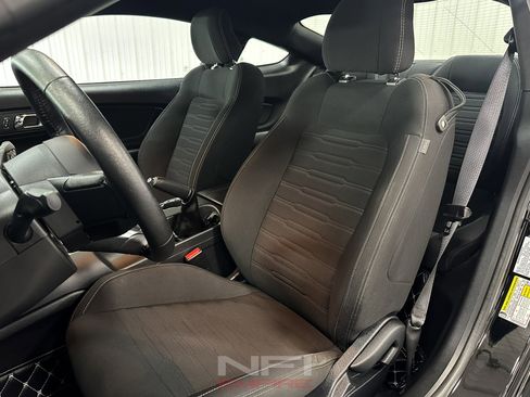 Used 2017 Ford Mustang GT w/ GT Performance Package image 24