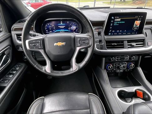 Used 2024 Chevrolet Suburban Premier image 8