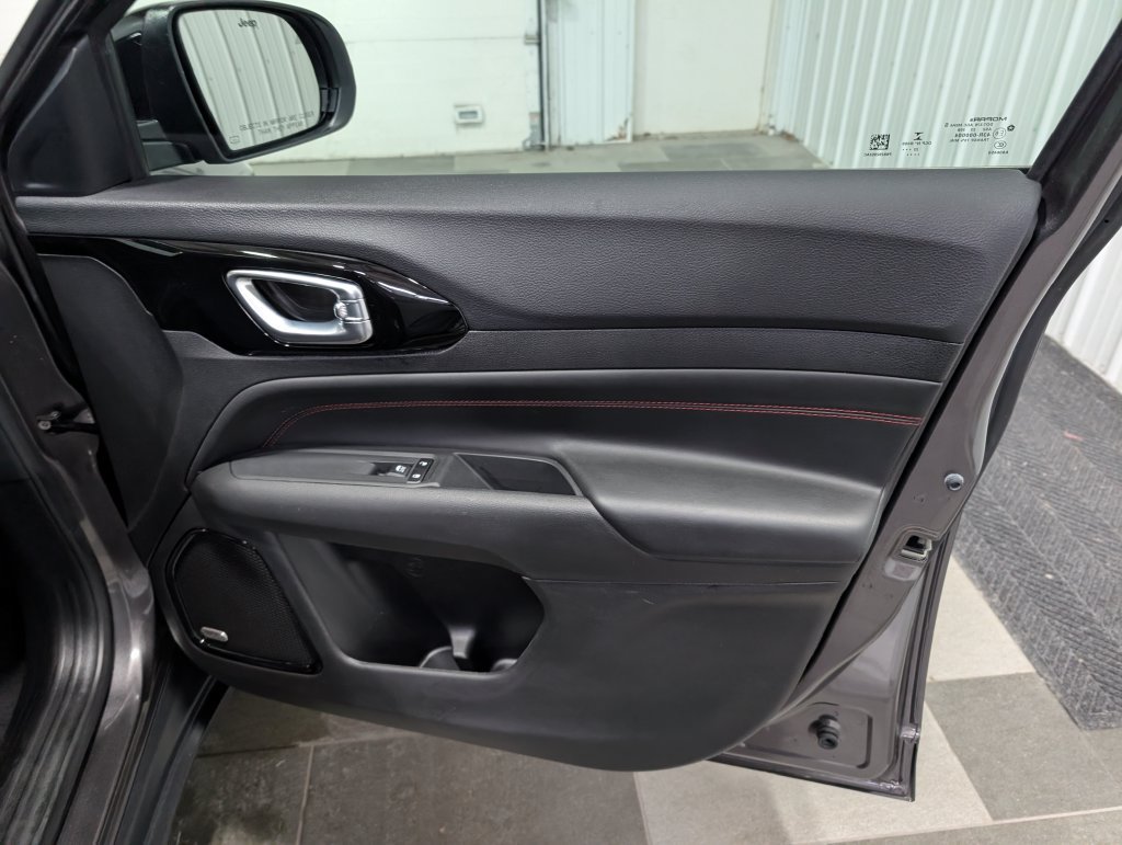 Used 2022 Jeep Compass Trailhawk w/ Trailhawk Elite Group AWD/4WD image 28