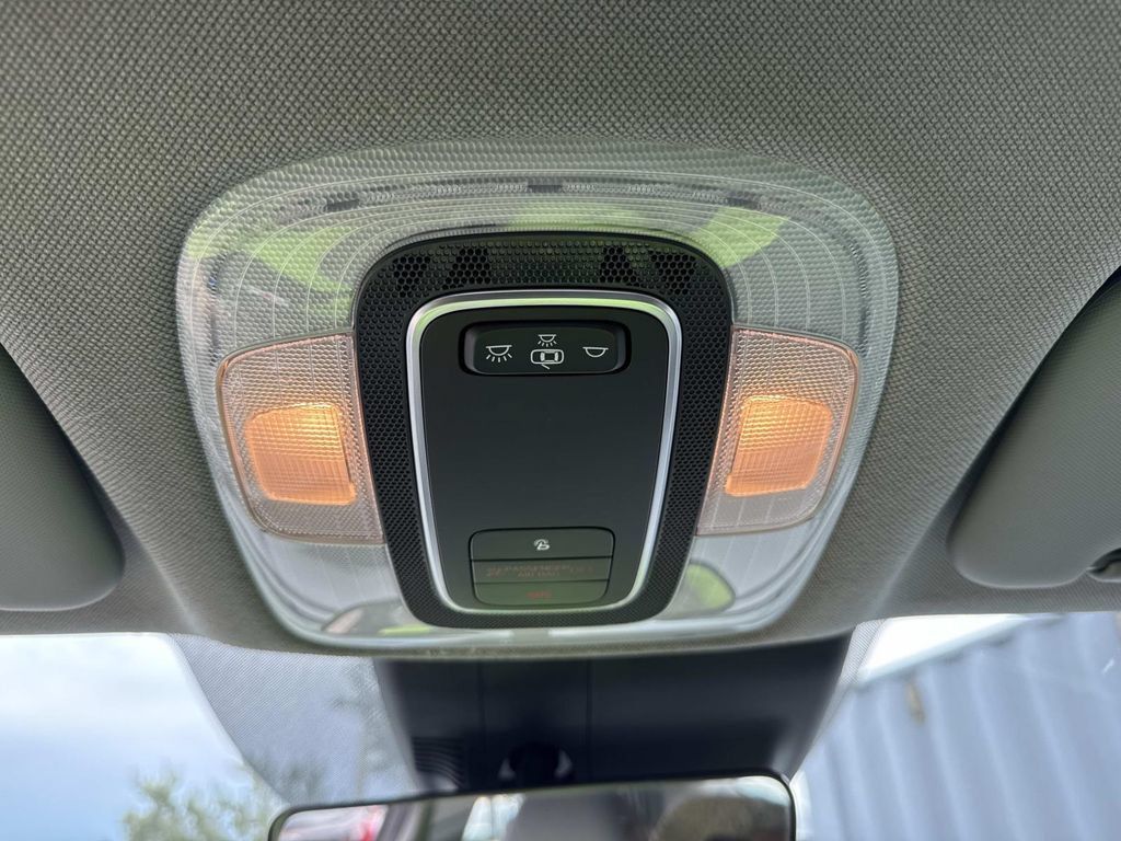 Used 2022 Hyundai Elantra SEL FWD image 40
