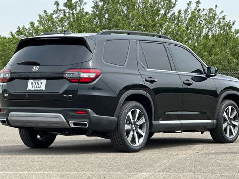 Certified 2023 Honda Pilot Elite image 3