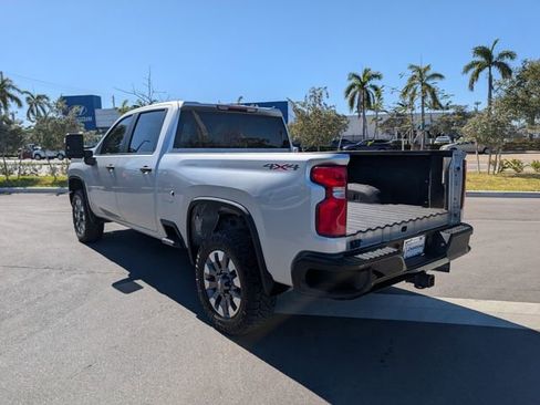 Used 2021 Chevrolet Silverado 2500 Custom w/ Custom Value Package image 10