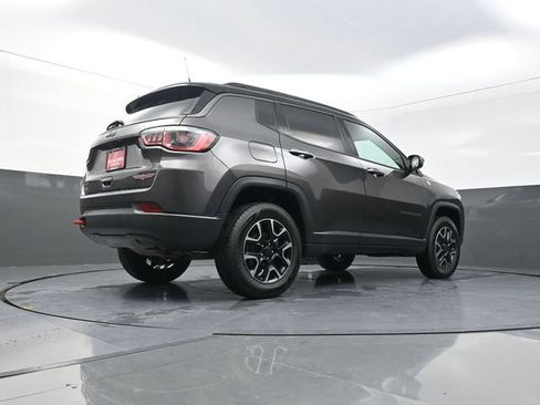 Used 2019 Jeep Compass Trailhawk AWD/4WD image 38