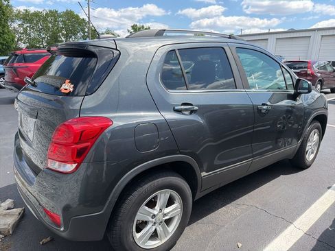 Used 2018 Chevrolet Trax LT w/ LT Convenience Package AWD/4WD image 3