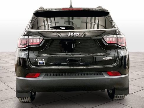 Used 2022 Jeep Compass Latitude w/ Convenience Group AWD/4WD image 4