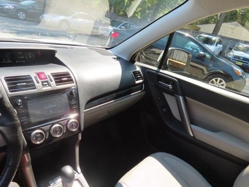 Used 2017 Subaru Forester 2.5i Limited AWD/4WD image 24