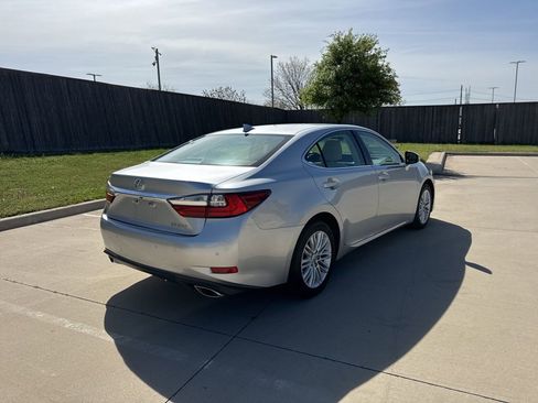 Used 2017 Lexus ES 350 350 w/ Premium Package image 10