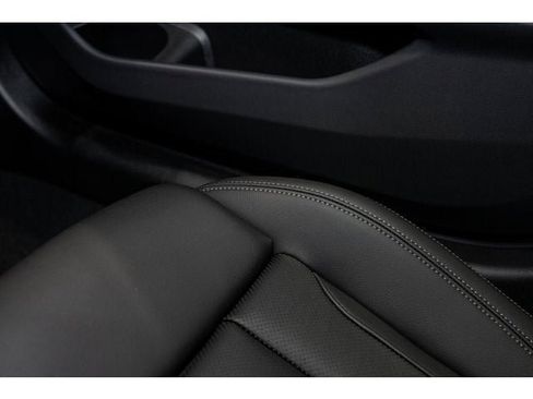 New 2025 BMW 330i xDrive Sedan w/ Convenience Package image 62