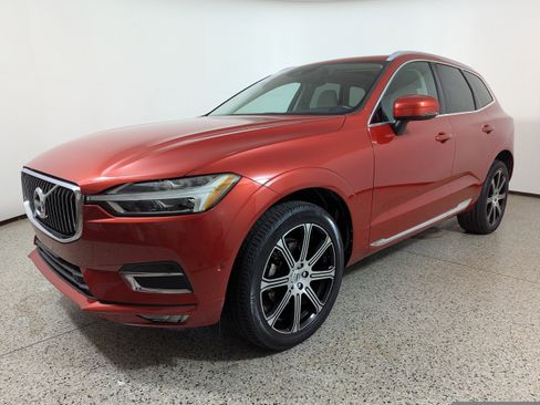 Used 2018 Volvo XC60 T5 Inscription w/ Convenience Package image 3