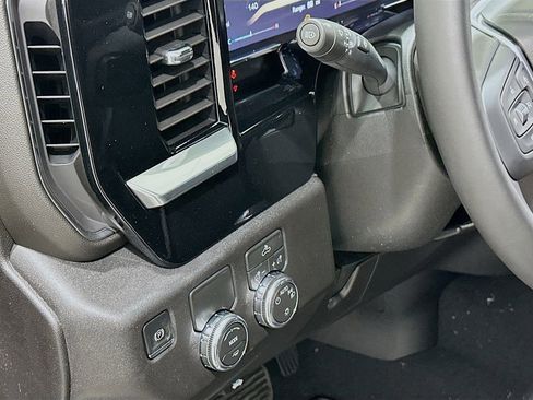 New 2026 GMC Sierra 1500 SLE image 10