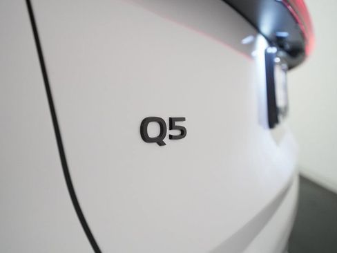 Used 2025 Audi Q5 Premium w/ Convenience Package AWD/4WD image 32