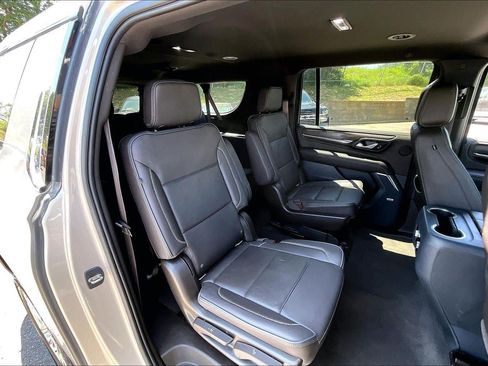 Used 2021 GMC Yukon XL Denali w/ Advanced Technology Package AWD/4WD image 22