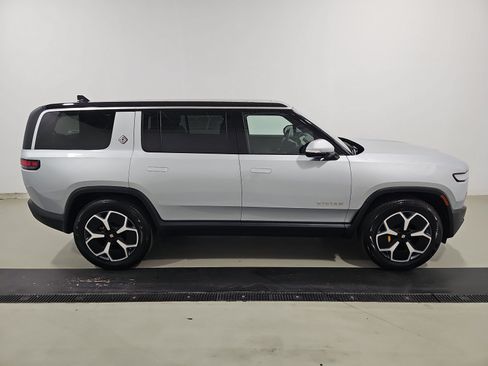 Used 2024 Rivian R1S Adventure AWD/4WD image 6