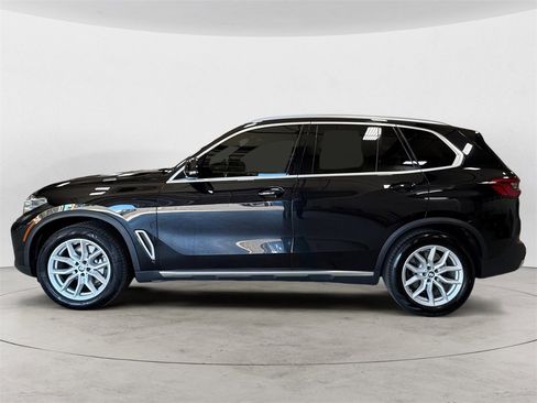 Used 2019 BMW X5 xDrive40i w/ Executive Package image 2