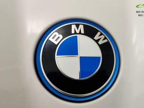 Used 2023 BMW iX xDrive50 w/ Sport Package AWD/4WD image 31