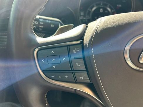 Used 2020 Lexus LS 500 w/ Interior Upgrade Package RWD image 22